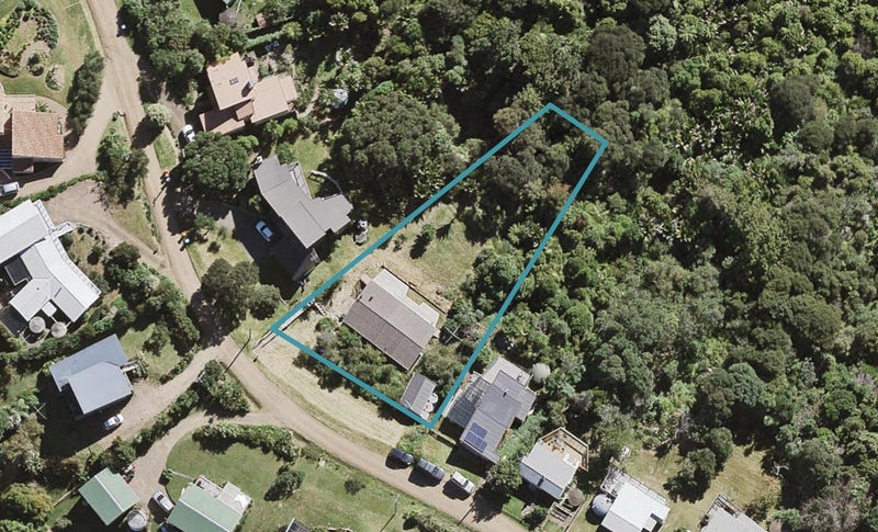 33 Marine View Road, Onetangi, Waiheke Island - Carousel 1