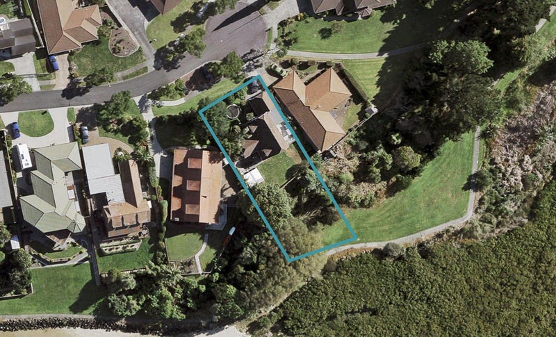26 Reynard Terrace, Conifer Grove, Takanini - Carousel 1