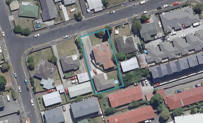 3 Ford Street, Hamilton East, Hamilton - Carousel 1