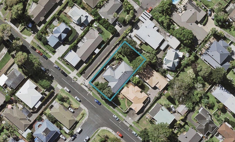 11 Alma Road, Milford, Auckland - Carousel 1