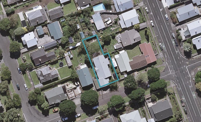 4 Selwyn Street, Lower Vogeltown, New Plymouth - Carousel 1
