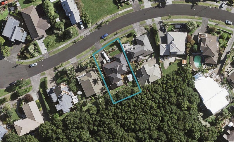 16 Silkwood Grove, Totara Heights, Auckland - Carousel 1