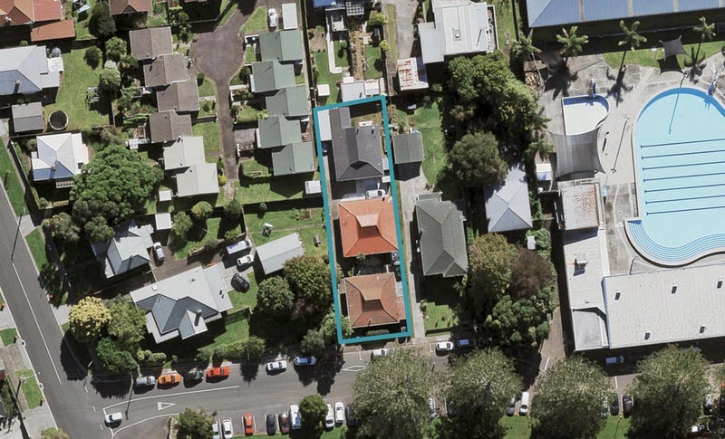 3/2 Park Gardens, Onehunga, Auckland - Carousel 1