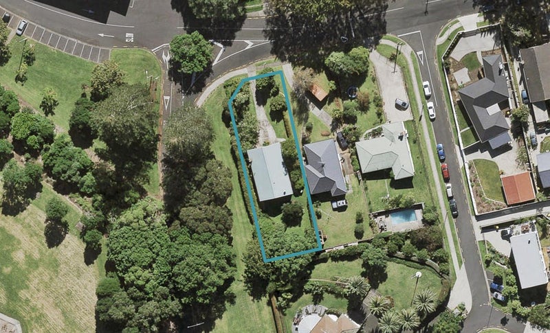 13 Domain ROAD, Mangere Bridge, Auckland - Carousel 1