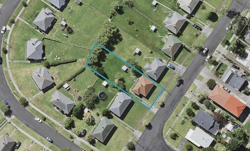 85 Eversleigh Road, Belmont, Auckland - Carousel 1