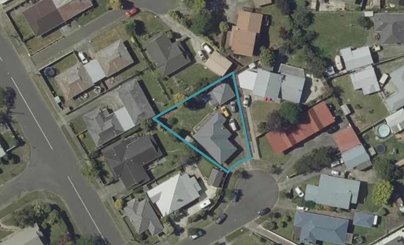 2 Jones Place, Highbury, Palmerston North - Carousel 1