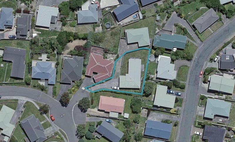 16 Pelorous Street, Paparangi, Wellington - Carousel 1