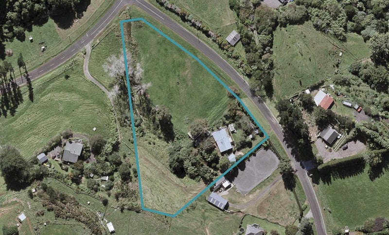 16 Hadley Drive, Ridgewood, New Plymouth - Carousel 1