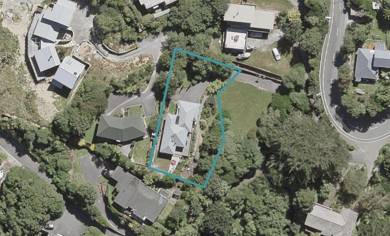 35 Korokoro Road, Korokoro, Lower Hutt - Carousel 1