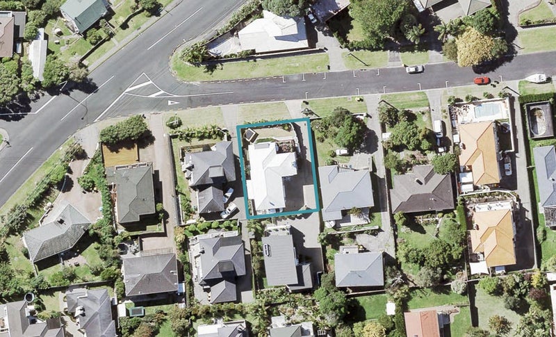 5 Beechwood Road, Rothesay Bay, Auckland - Carousel 1
