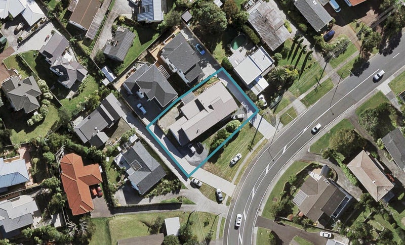 104 Sunset Road, Unsworth Heights, Auckland - Carousel 1