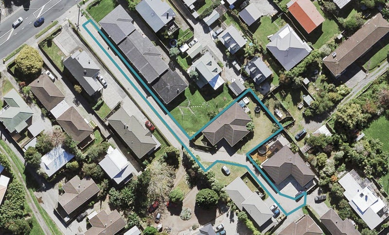 56D Titirangi Road, New Lynn, Auckland - Carousel 1