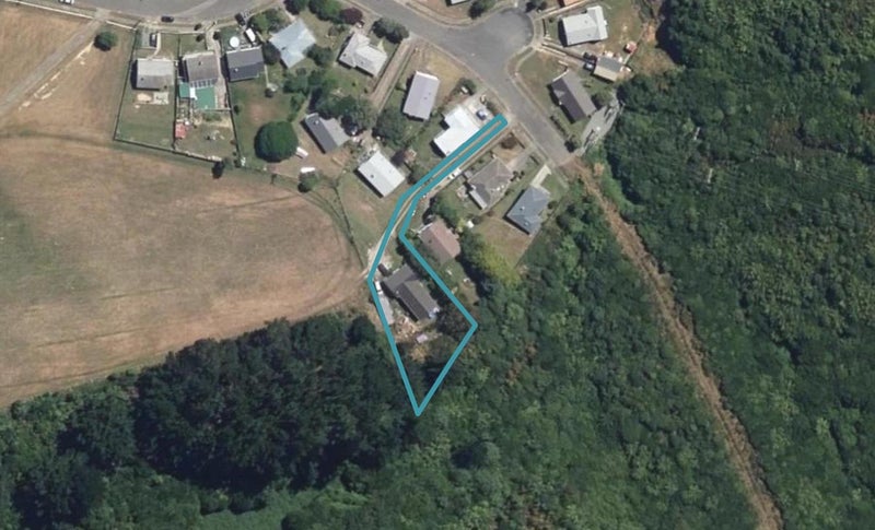 14 Carnavon Place, Cannons Creek, Porirua - Carousel 1