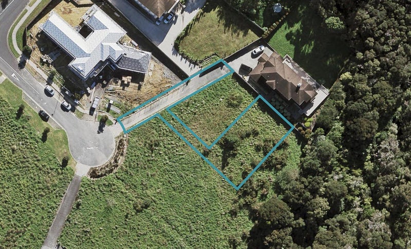 8B Albertine Place, Greenhithe, Auckland - Carousel 1
