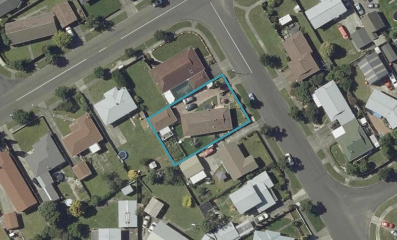 4 Hillcrest Drive, Kelvin Grove, Palmerston North - Carousel 1