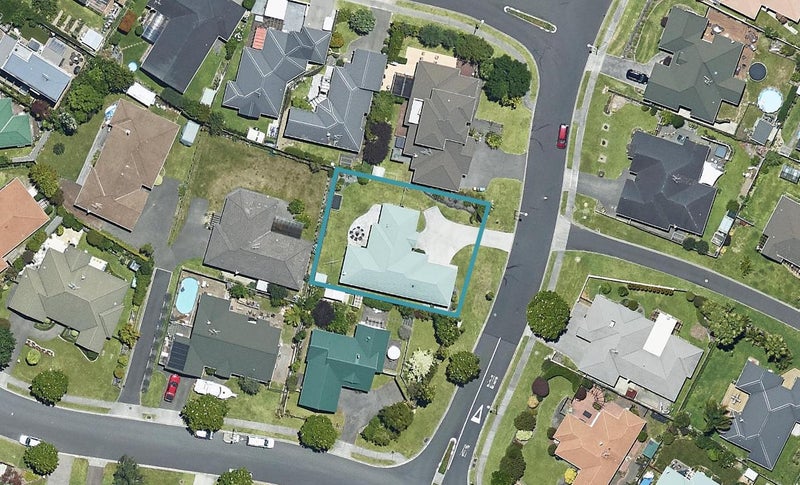 5 Elderton Avenue, Pyes Pa, Tauranga - Carousel 1
