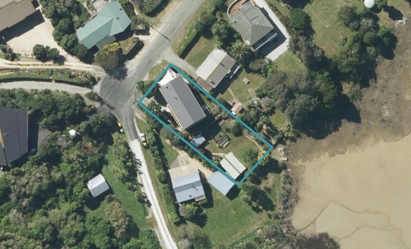 35 Peninsula Road, Takaka - Carousel 1