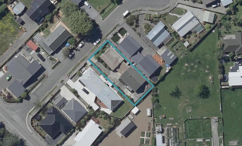 1/6 Stedley Place, Heathcote Valley, Christchurch - Carousel 1