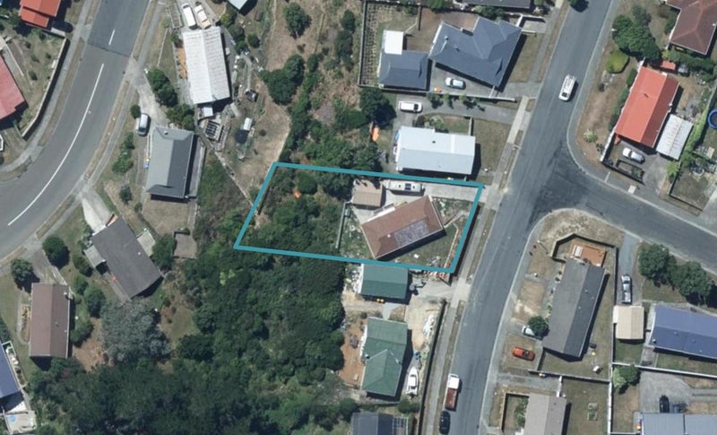 14 Cleat Street, Whitby, Porirua - Carousel 1