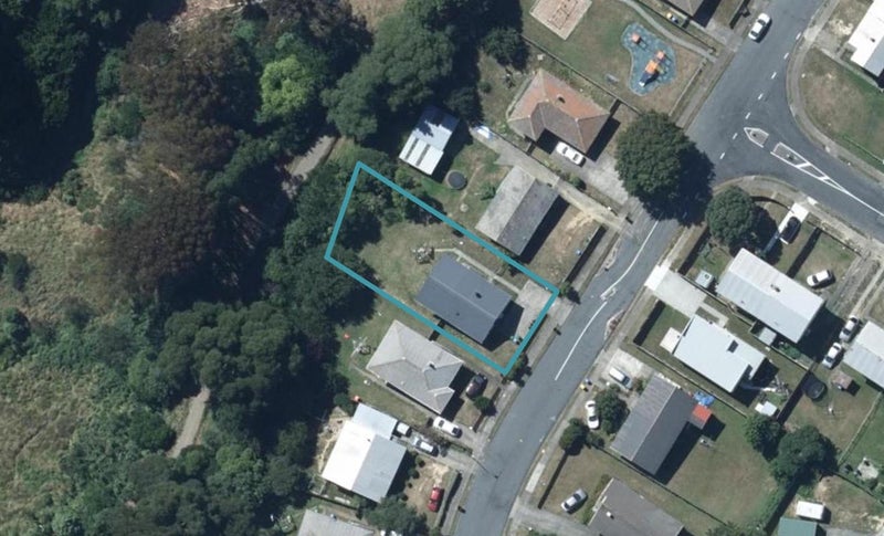 37 Waihemo Street, Waitangirua, Porirua - Carousel 1