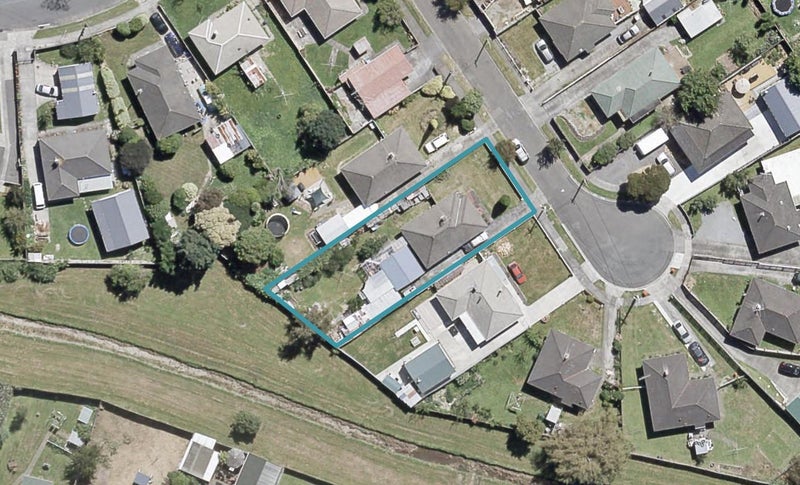 6 Carroll Grove, Trentham, Upper Hutt - Carousel 1