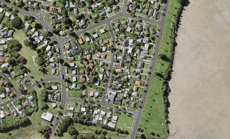 14 Pirangi Street, Point England, Auckland - Carousel 1