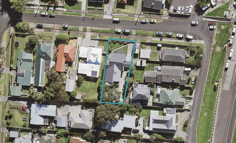 9 Tennyson Street, Northcote Point, Auckland - Carousel 1