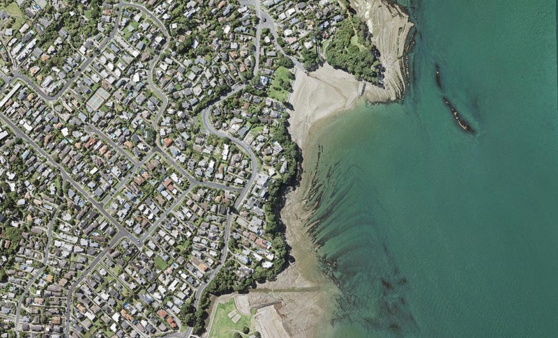 51 Beach Road, Castor Bay, Auckland - Carousel 1