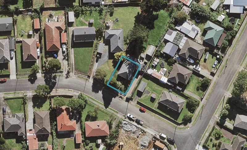 30 Farnborough Crescent, Mangere, Auckland - Carousel 1