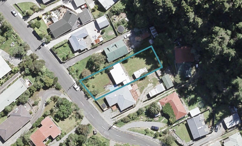 39 Elmslie Road, Pinehaven, Upper Hutt - Carousel 1