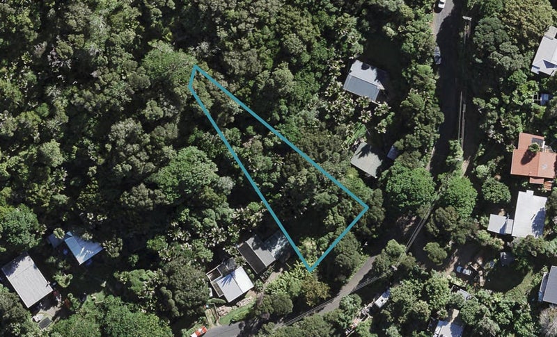 27 Glen Brook Road, Ōmiha, Waiheke Island - Carousel 1