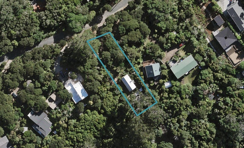 36 Hekerua Road, Oneroa, Waiheke Island - Carousel 1