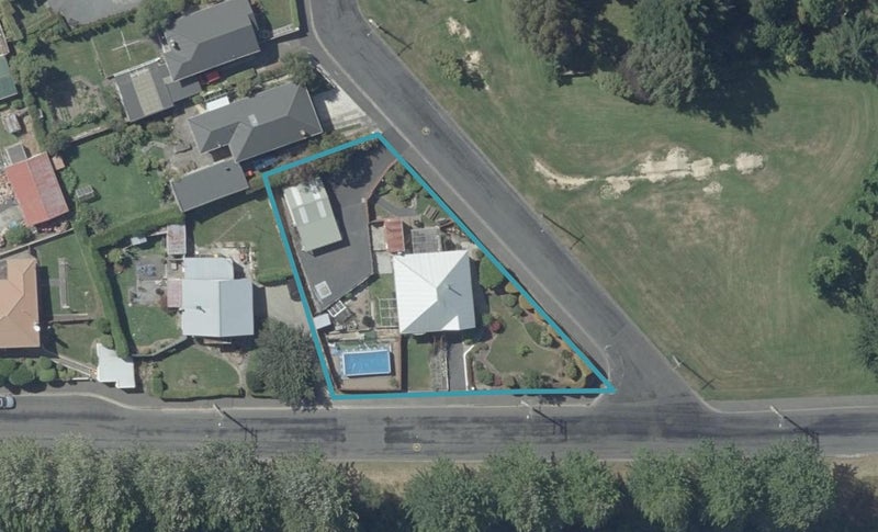 32 Neill Street, Abbotsford, Dunedin - Carousel 1