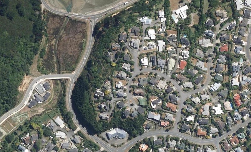 42 Molyneux Close, Whitby, Porirua - Carousel 1