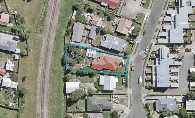 13 Awamutu Grove, Waiwhetu, Lower Hutt - Carousel 1