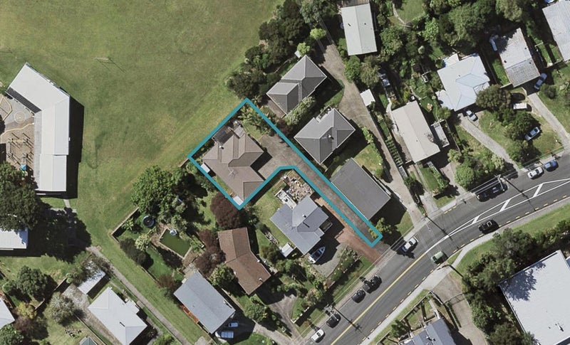192 Sunnynook Road, Totara Vale, Auckland - Carousel 1
