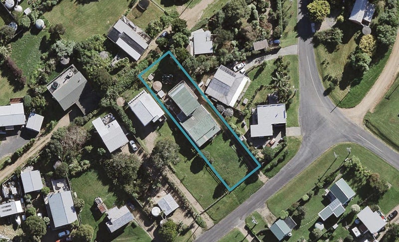 11 Marine View Road, Onetangi, Waiheke Island - Carousel 1