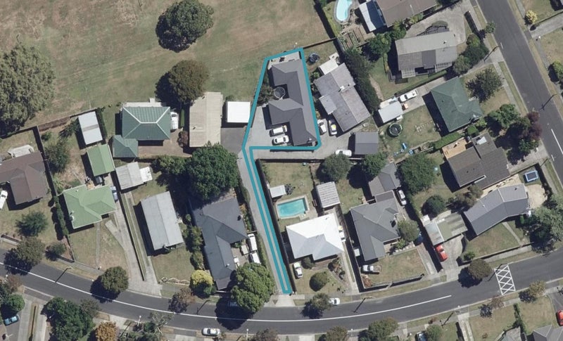 17A Laurence Street, Queenwood, Hamilton - Carousel 1