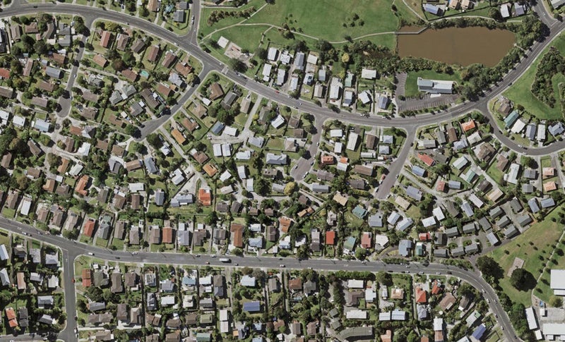 7 Helicon Place, Totara Vale, Auckland - Carousel 1