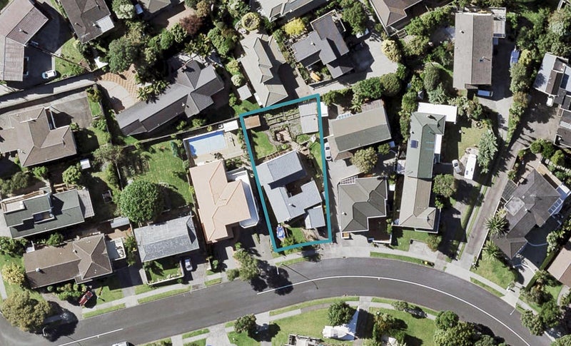 7 McCrystal Avenue, Bucklands Beach, Auckland - Carousel 1