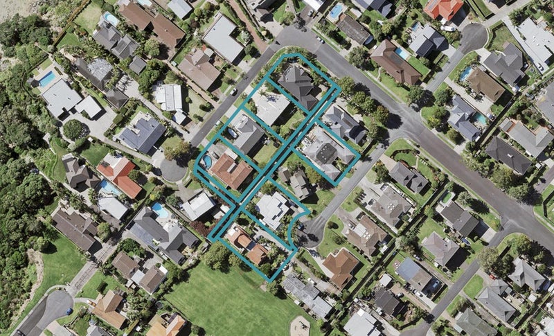 9A Ursula Place, Half Moon Bay, Auckland - Carousel 1