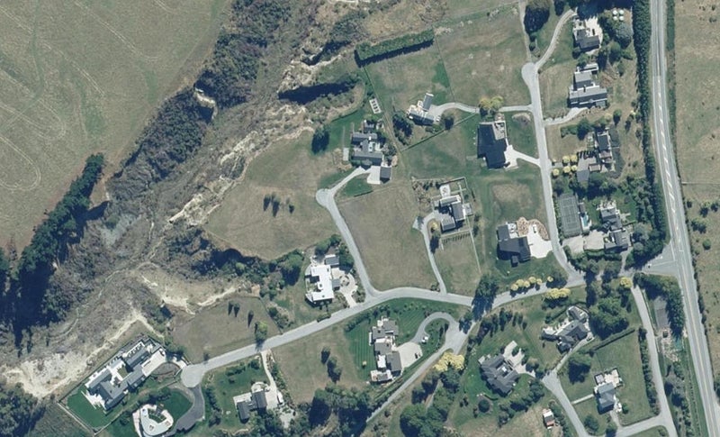 2 Summerfield Place, Drift Bay, Queenstown - Carousel 1