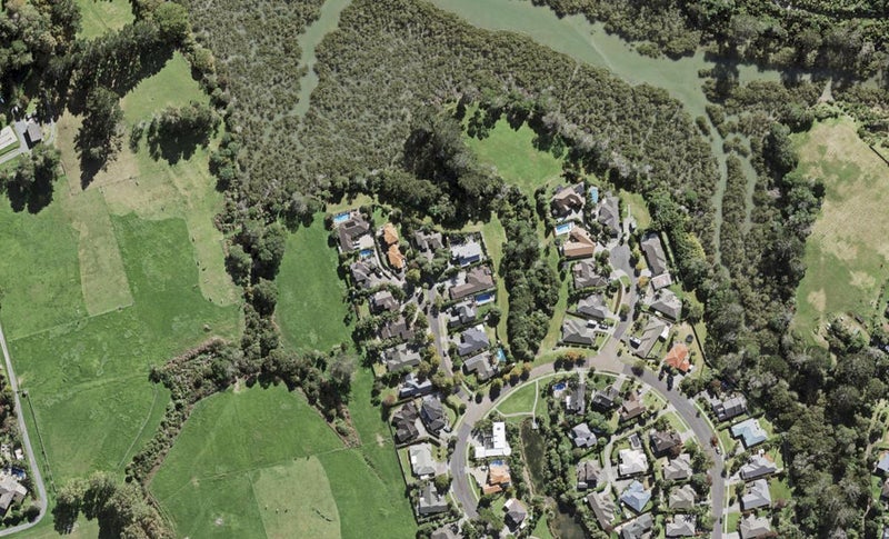 9 Monkton Close, Greenhithe, Auckland - Carousel 1