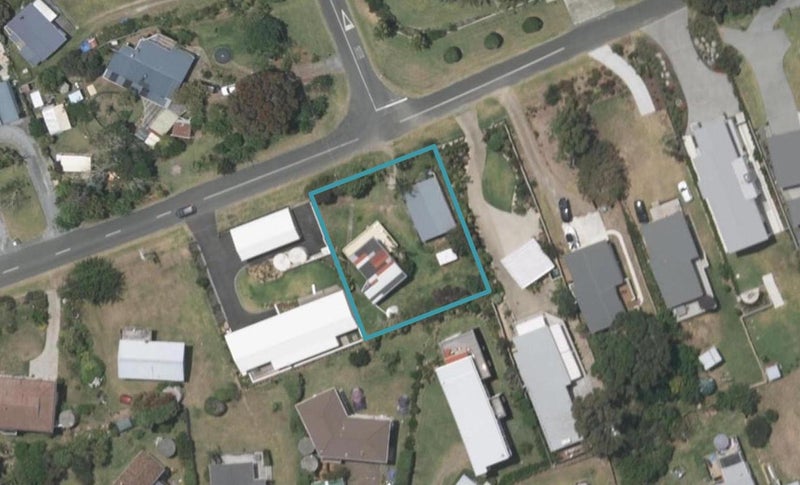 16 Findlay Street, Mangawhai Heads, Mangawhai - Carousel 1