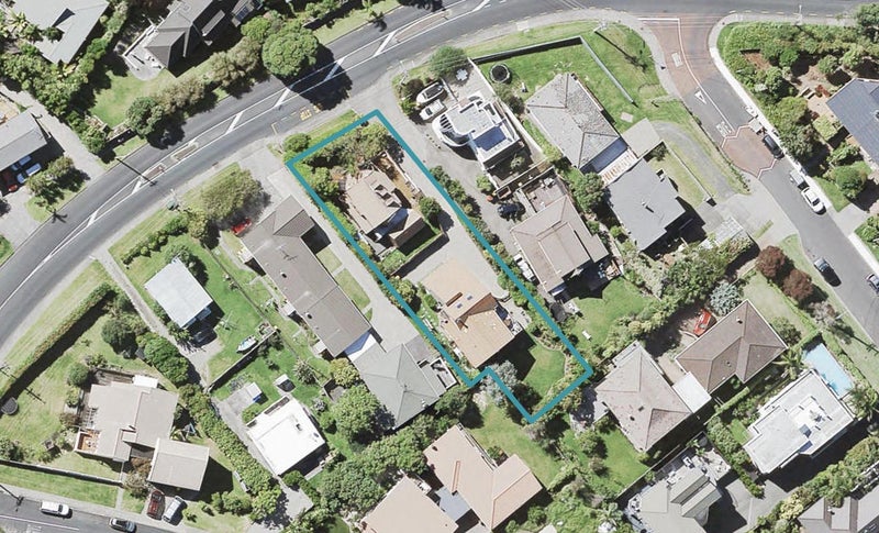 1/499 Beach Road, Murrays Bay, Auckland - Carousel 1