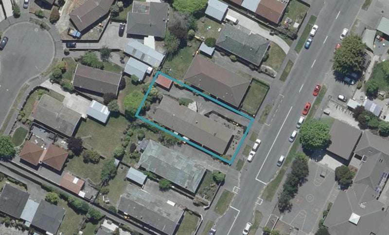 2/225 Queenspark Drive, Parklands, Christchurch - Carousel 1