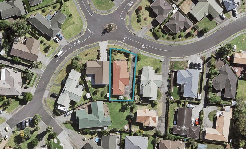 18 Maurice Borich Place, Henderson, Auckland - Carousel 1