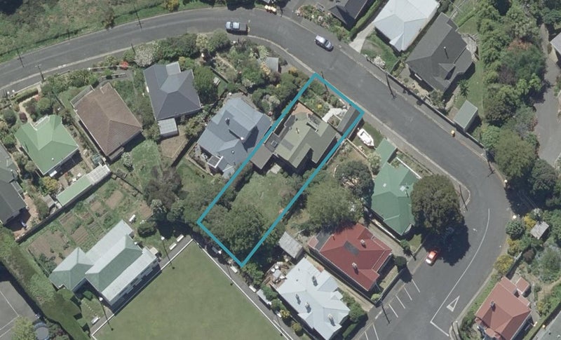 10 Northview Crescent, Belleknowes, Dunedin - Carousel 1