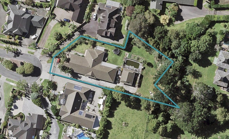 32 Anaheim Boulevard, Shamrock Park, Auckland - Carousel 1