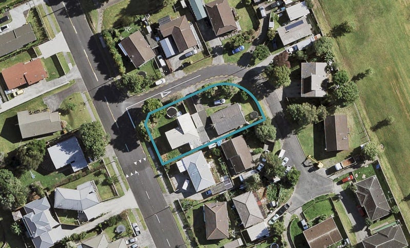 1A Celmisia Place, Weymouth, Auckland - Carousel 1